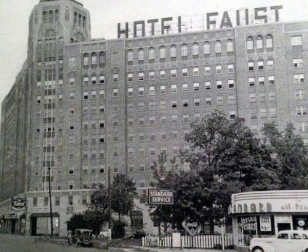 faust hotel rockford - before